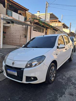 RENAULT SANDERO 1.0 EXPRESSION 16V FLEX 4P MANUAL RENAULT SANDERO 1.0 EXPRESSION 16V FLEX 4P MANUAL